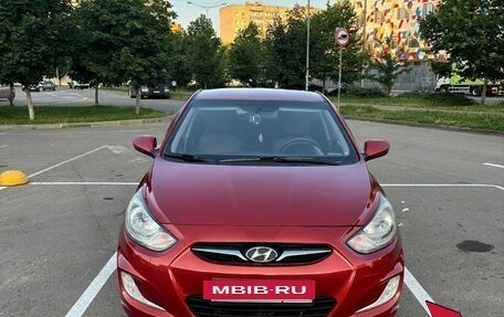Hyundai Solaris II рестайлинг, 2012 год, 820 000 рублей, 15 фотография