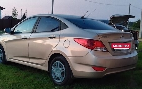 Hyundai Solaris II рестайлинг, 2011 год, 810 000 рублей, 3 фотография
