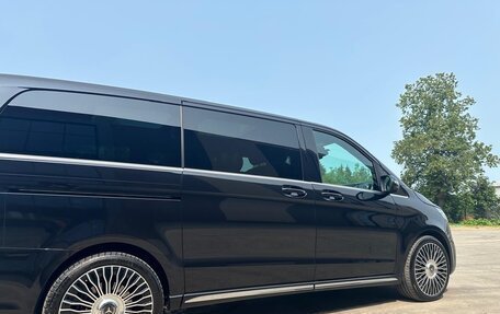 Mercedes-Benz V-Класс, 2024 год, 12 500 000 рублей, 4 фотография