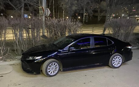 Toyota Camry, 2018 год, 3 000 000 рублей, 1 фотография