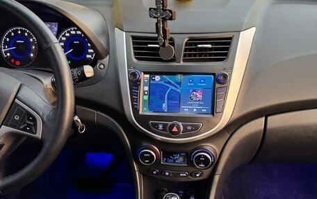 Hyundai Solaris II рестайлинг, 2015 год, 1 190 000 рублей, 20 фотография