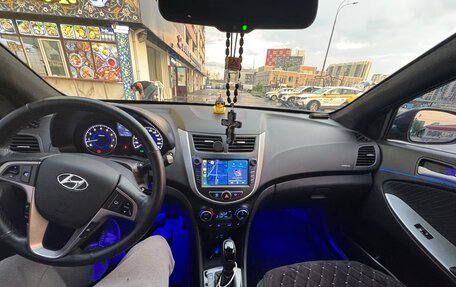 Hyundai Solaris II рестайлинг, 2015 год, 1 190 000 рублей, 24 фотография