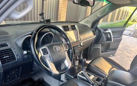 Toyota Land Cruiser 200, 2011 год, 4 850 000 рублей, 3 фотография