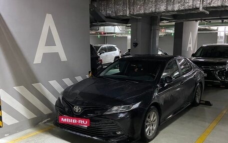 Toyota Camry, 2018 год, 3 000 000 рублей, 2 фотография