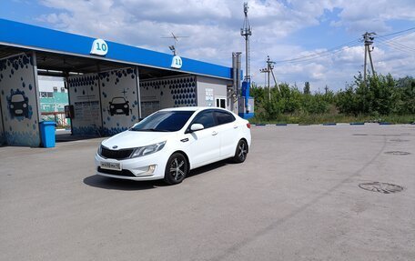 KIA Rio III рестайлинг, 2014 год, 800 000 рублей, 2 фотография