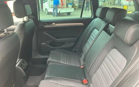 Volkswagen Passat B8 рестайлинг, 2019 год, 1 350 400 рублей, 27 фотография
