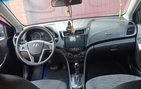 Hyundai Solaris II рестайлинг, 2015 год, 950 000 рублей, 2 фотография