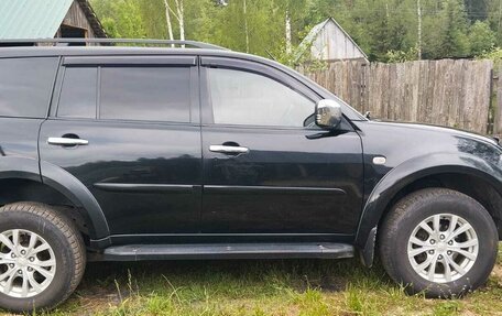 Mitsubishi Pajero Sport II рестайлинг, 2015 год, 1 800 000 рублей, 10 фотография
