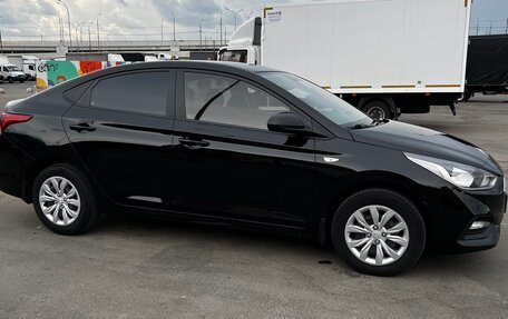 Hyundai Solaris II рестайлинг, 2018 год, 1 230 000 рублей, 2 фотография