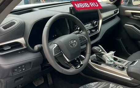 Toyota Highlander, 2025 год, 3 900 000 рублей, 2 фотография