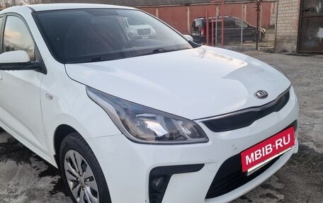 KIA Rio IV, 2019 год, 970 000 рублей, 2 фотография
