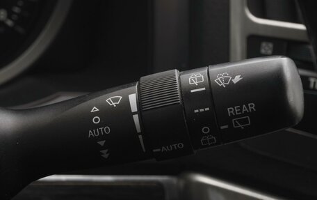 Toyota Land Cruiser 200, 2013 год, 3 299 000 рублей, 16 фотография