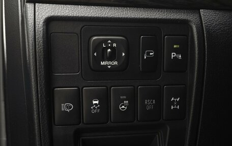 Toyota Land Cruiser 200, 2013 год, 3 299 000 рублей, 20 фотография