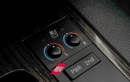 Toyota Land Cruiser 200, 2013 год, 3 299 000 рублей, 13 фотография