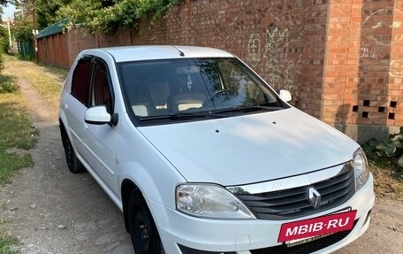 Renault Logan I, 2011 год, 600 000 рублей, 2 фотография
