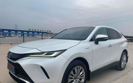 Toyota Harrier, 2022 год, 2 870 000 рублей, 3 фотография