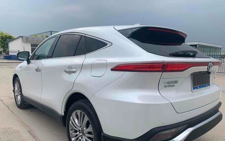 Toyota Harrier, 2022 год, 2 870 000 рублей, 5 фотография