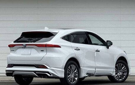Toyota Harrier, 2021 год, 2 950 000 рублей, 5 фотография