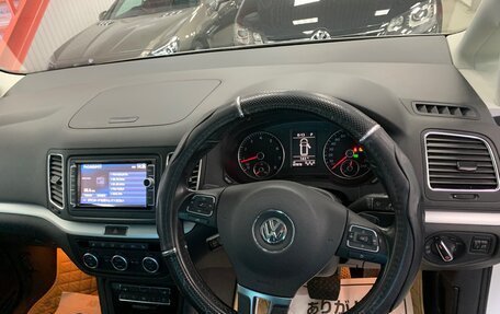 Volkswagen Sharan II, 2013 год, 1 400 000 рублей, 25 фотография