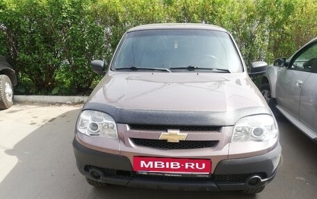 Chevrolet Niva I рестайлинг, 2017 год, 760 000 рублей, 2 фотография
