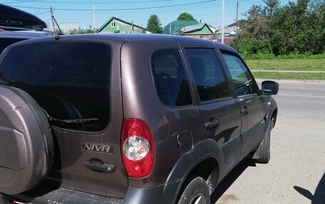Chevrolet Niva I рестайлинг, 2017 год, 760 000 рублей, 8 фотография