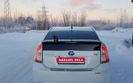 Toyota Prius, 2015 год, 1 500 000 рублей, 2 фотография