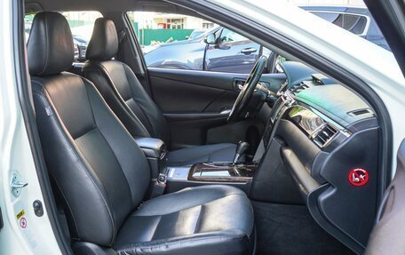 Toyota Camry, 2015 год, 2 250 000 рублей, 8 фотография