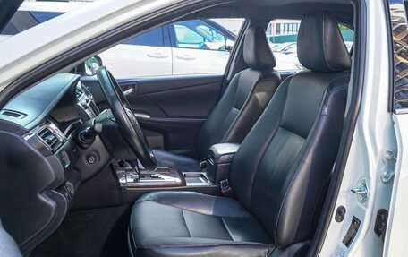 Toyota Camry, 2015 год, 2 250 000 рублей, 10 фотография