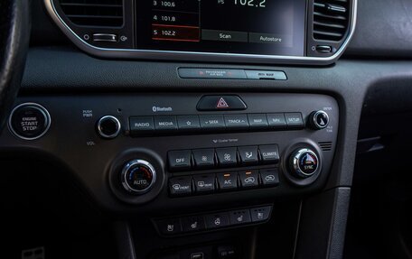KIA Sportage IV рестайлинг, 2018 год, 2 320 000 рублей, 13 фотография