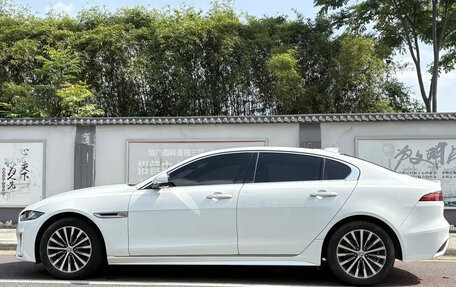 Jaguar XE I рестайлинг, 2022 год, 2 270 000 рублей, 4 фотография