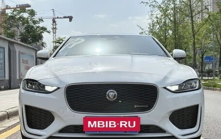 Jaguar XE I рестайлинг, 2022 год, 2 270 000 рублей, 2 фотография