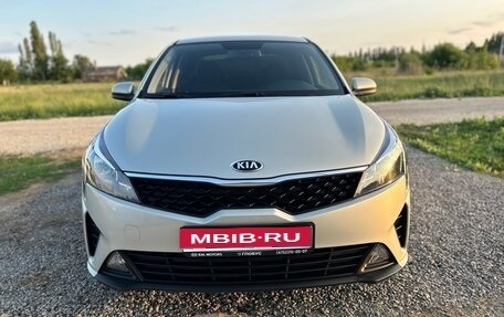 KIA Rio IV, 2020 год, 1 470 000 рублей, 1 фотография