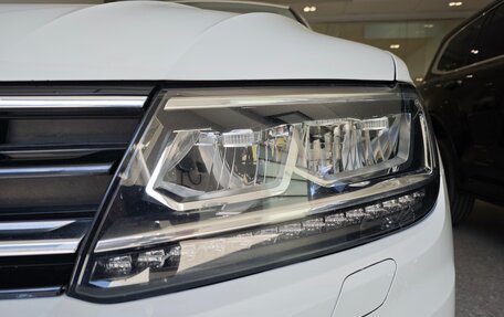 Volkswagen Tiguan II, 2018 год, 2 300 000 рублей, 7 фотография
