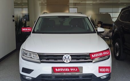 Volkswagen Tiguan II, 2018 год, 2 300 000 рублей, 2 фотография