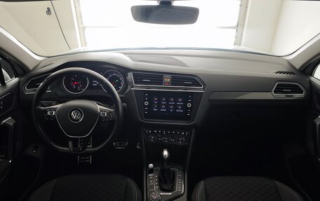 Volkswagen Tiguan II, 2018 год, 2 300 000 рублей, 11 фотография