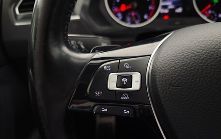 Volkswagen Tiguan II, 2018 год, 2 300 000 рублей, 16 фотография