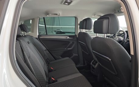 Volkswagen Tiguan II, 2018 год, 2 300 000 рублей, 19 фотография