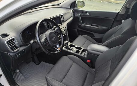 KIA Sportage IV рестайлинг, 2018 год, 1 850 000 рублей, 6 фотография