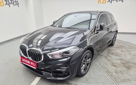 BMW 1 серия, 2021 год, 2 430 000 рублей, 2 фотография