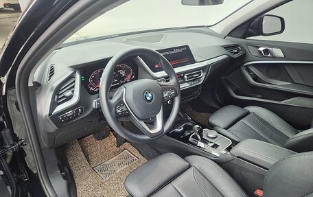 BMW 1 серия, 2021 год, 2 430 000 рублей, 19 фотография