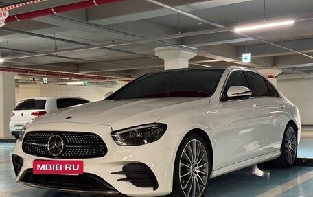 Mercedes-Benz E-Класс, 2022 год, 3 085 000 рублей, 2 фотография