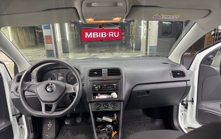 Volkswagen Polo VI (EU Market), 2017 год, 1 000 000 рублей, 13 фотография