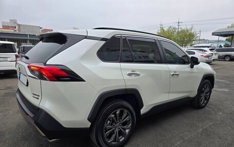 Toyota RAV4, 2022 год, 2 300 000 рублей, 6 фотография
