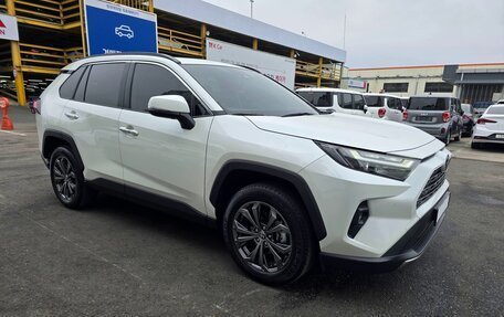 Toyota RAV4, 2022 год, 2 300 000 рублей, 3 фотография
