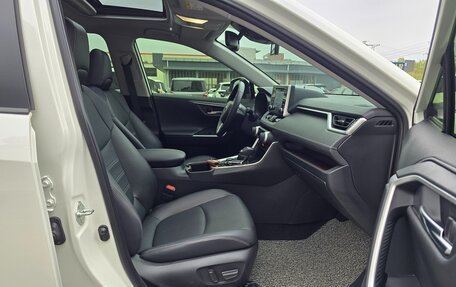 Toyota RAV4, 2022 год, 2 300 000 рублей, 12 фотография
