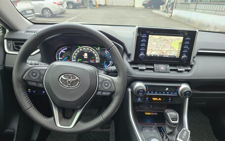 Toyota RAV4, 2022 год, 2 300 000 рублей, 8 фотография