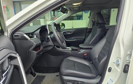 Toyota RAV4, 2022 год, 2 300 000 рублей, 11 фотография