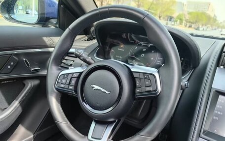 Jaguar F-Type I рестайлинг 2, 2020 год, 4 900 000 рублей, 8 фотография
