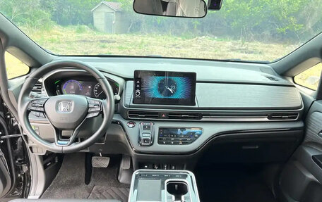Honda Elysion, 2024 год, 4 250 000 рублей, 12 фотография