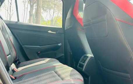 Volkswagen Golf GTI, 2022 год, 2 300 000 рублей, 12 фотография